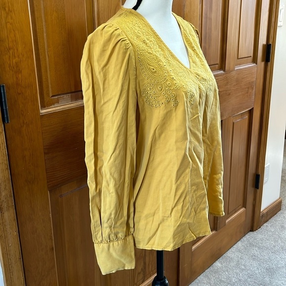 Beautiful Embroidered Top - Picture 3 of 5